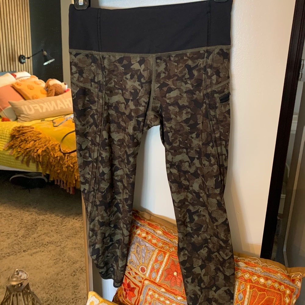 Beautiful  cami crop leggings !